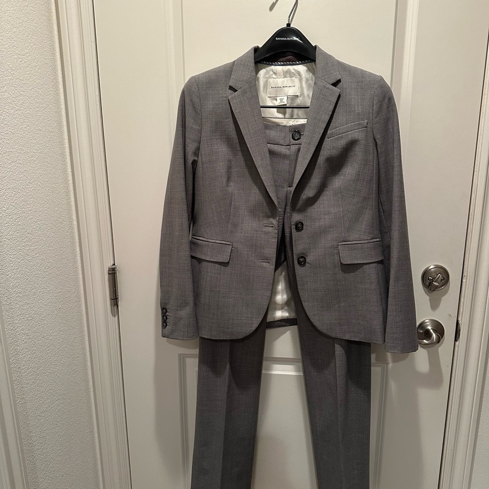 Banana Republic Classic Gray Suit (Women’s suit)